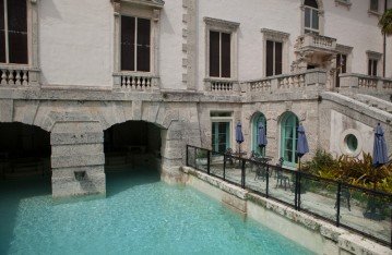 Vizcaya-front-exterior-pool